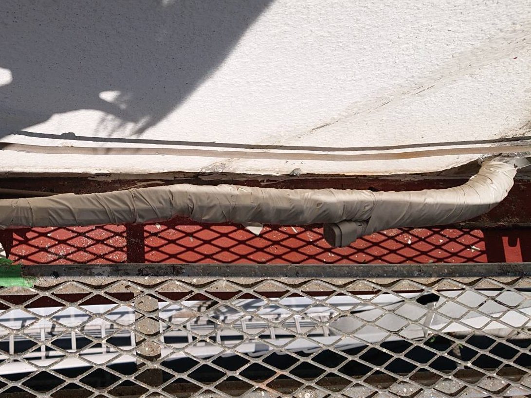 室外機ホーステープ巻き 