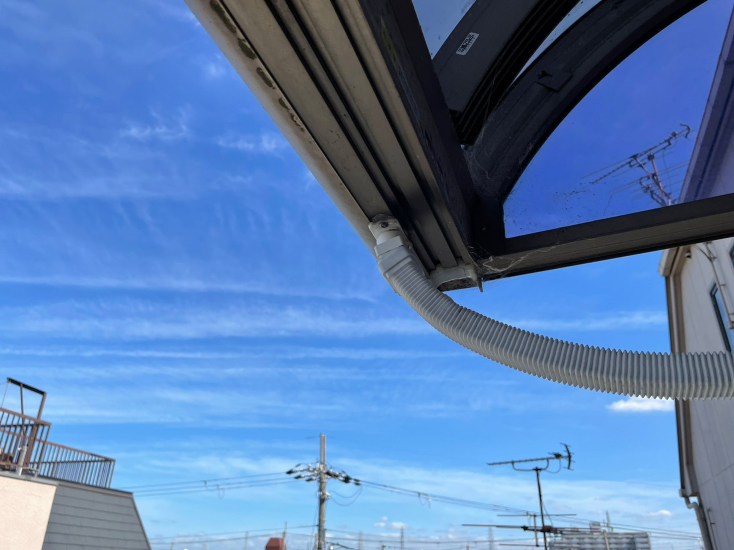 ベランダ雨とい工事 