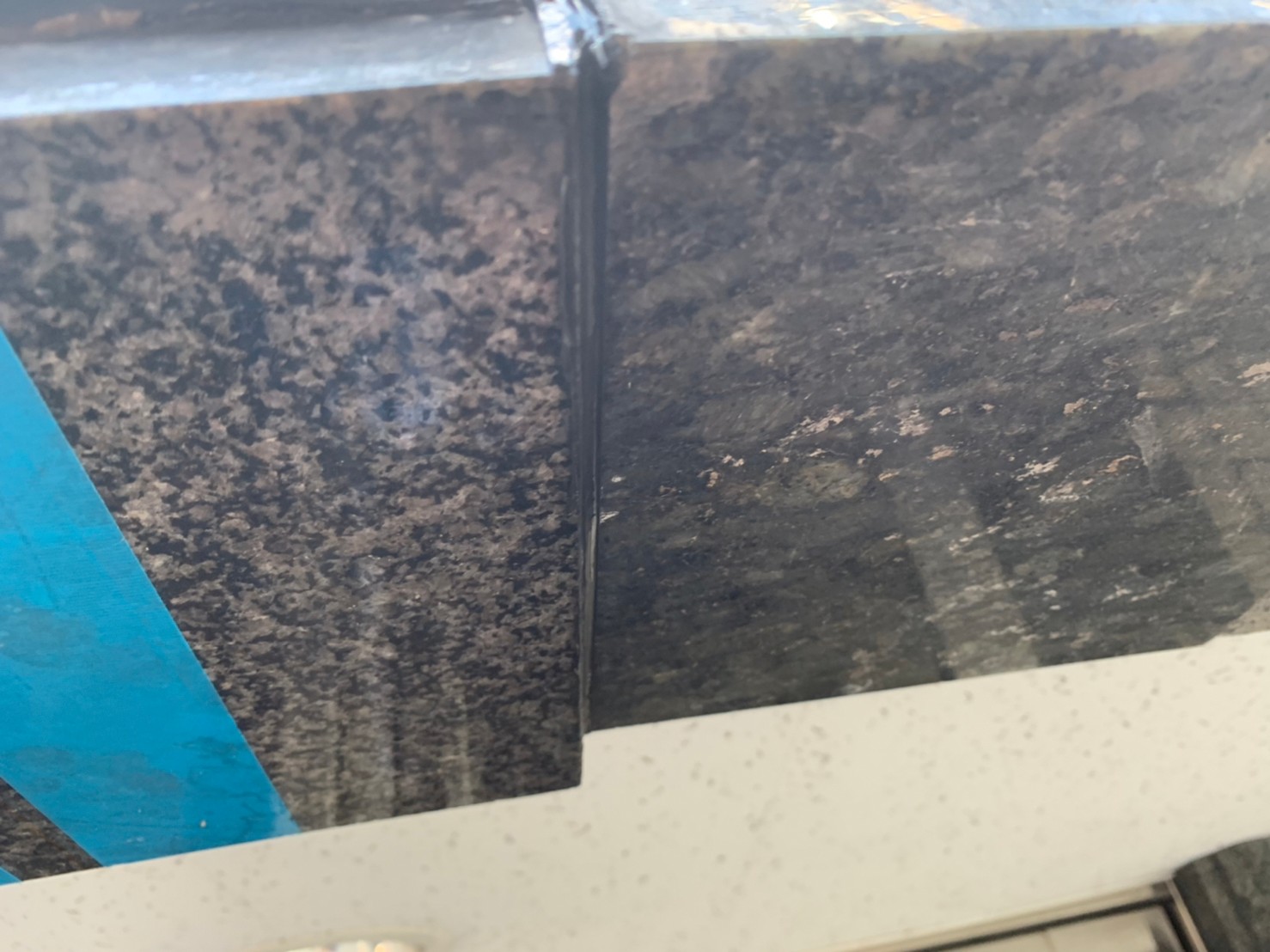 エントランス石材補修工事