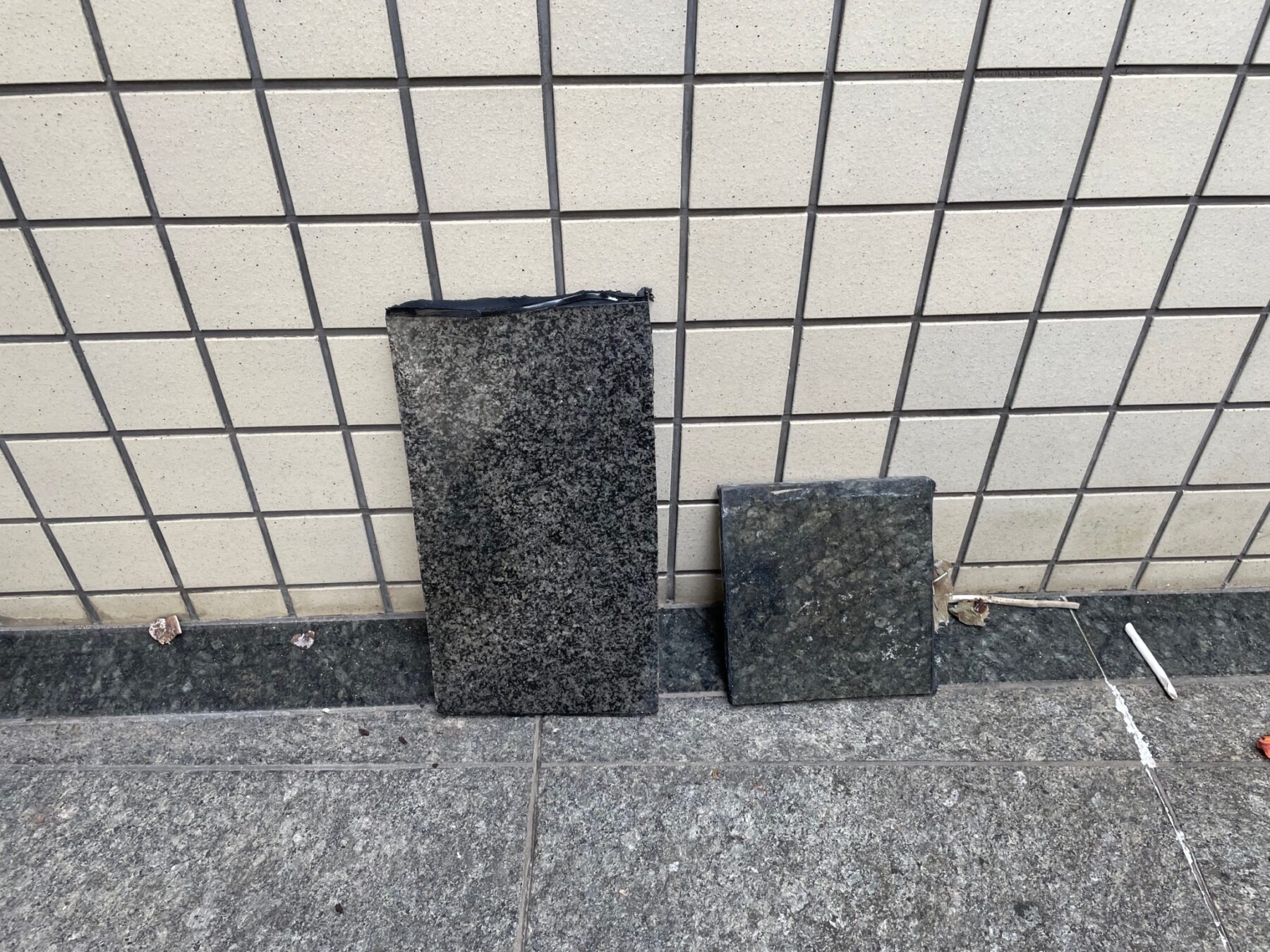 エントランス石材補修工事 