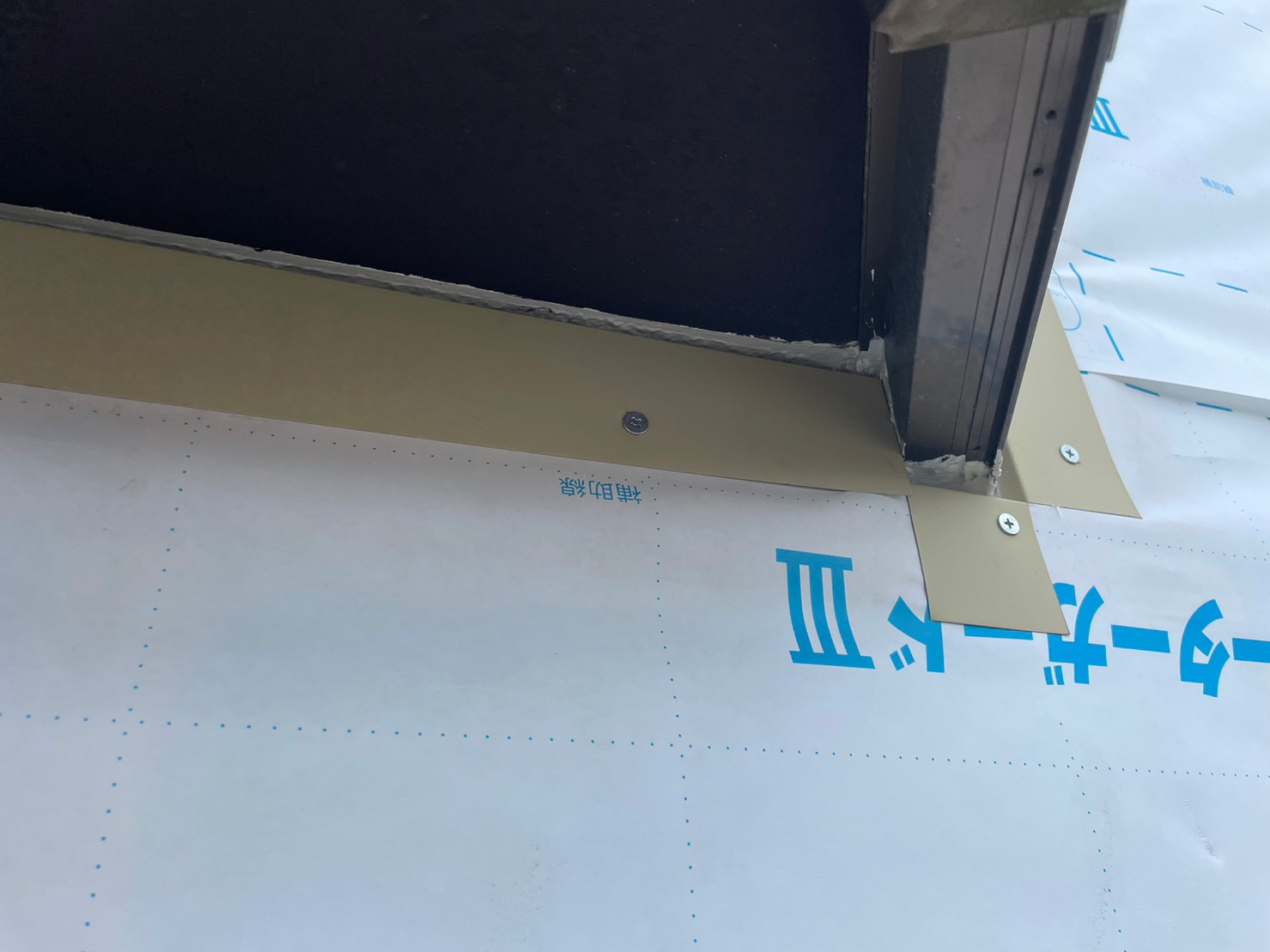 金属サイディングカバー工事 