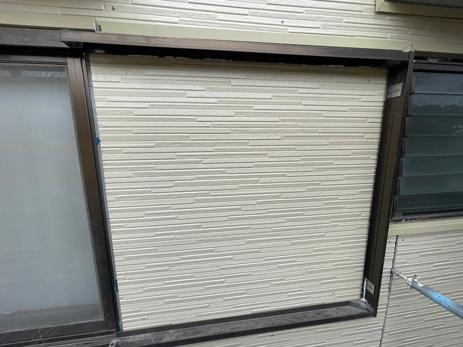 金属サイディングカバー工事 