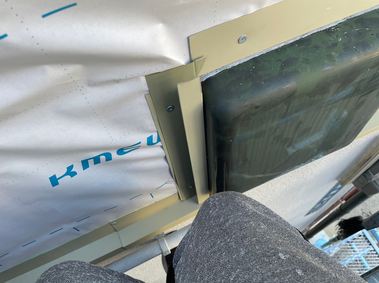 金属サイディングカバー工事 