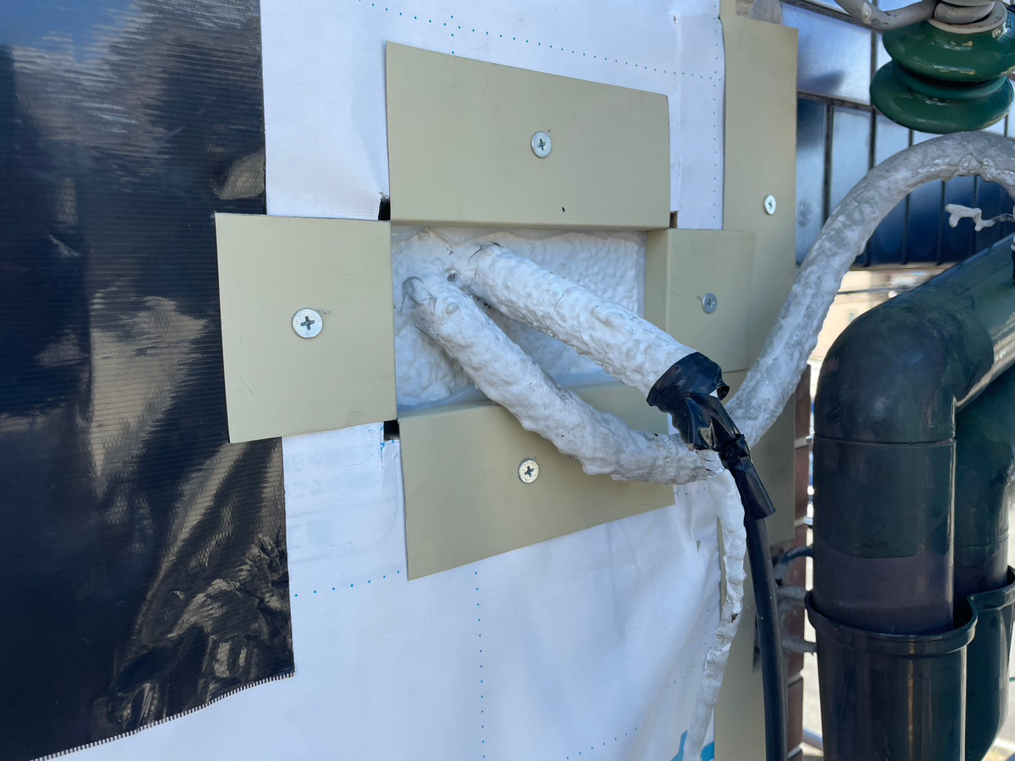 金属サイディングカバー工事 