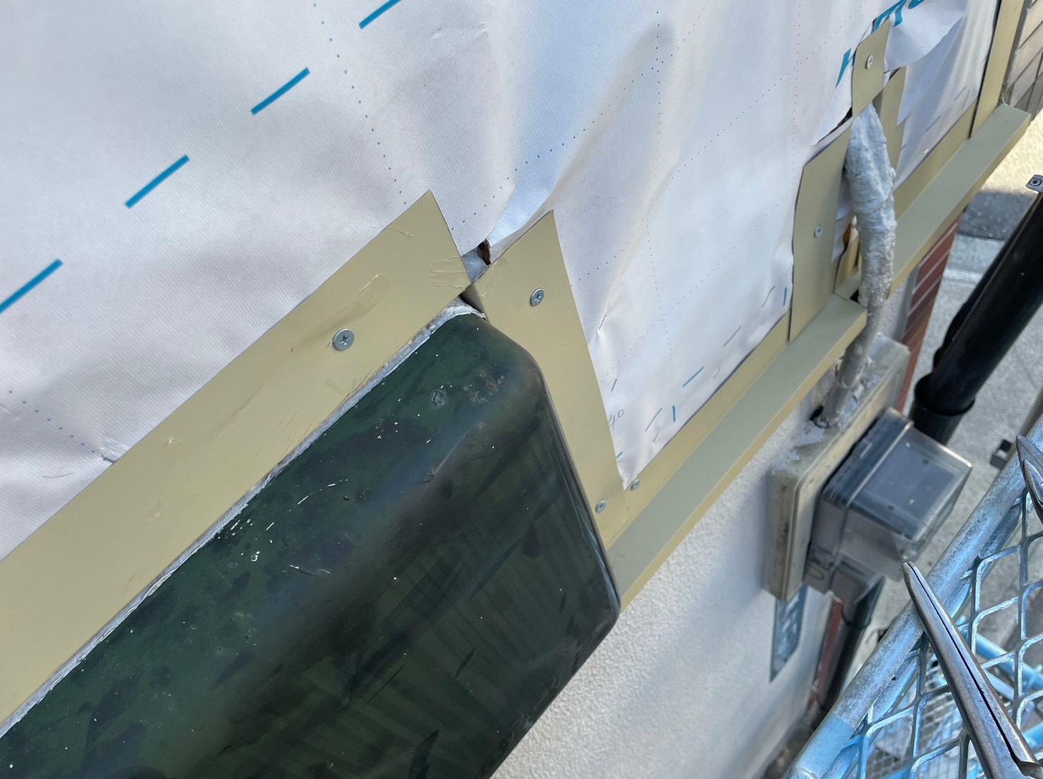 金属サイディングカバー工事 