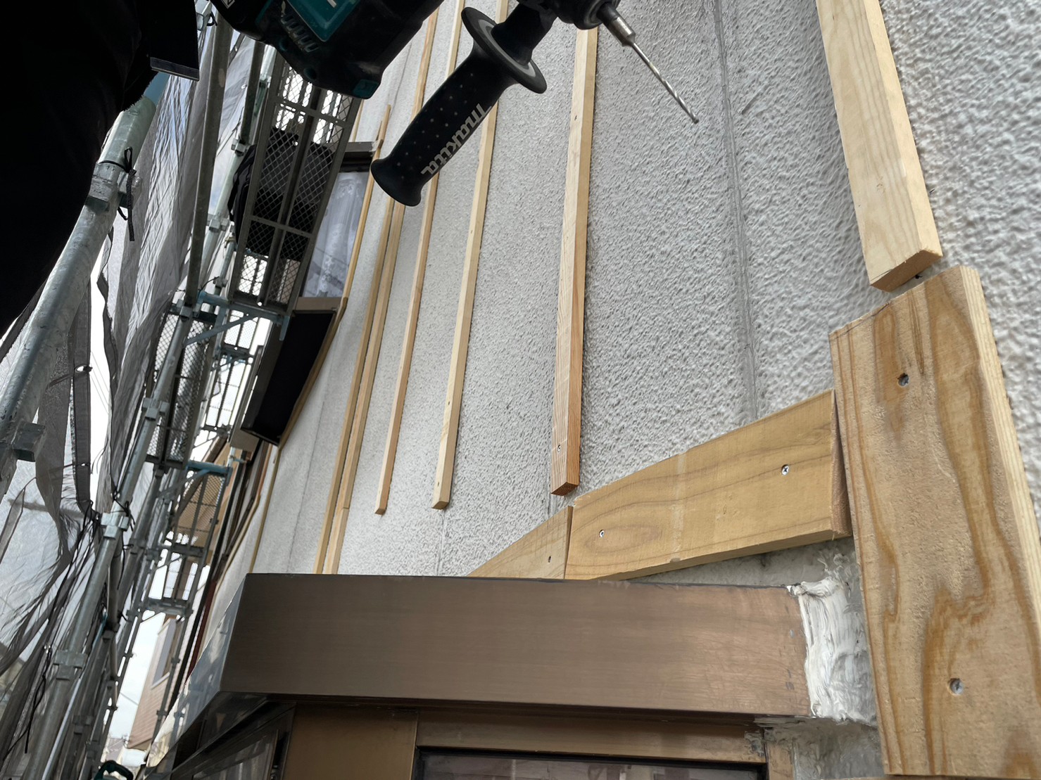 金属サイディングカバー工事 