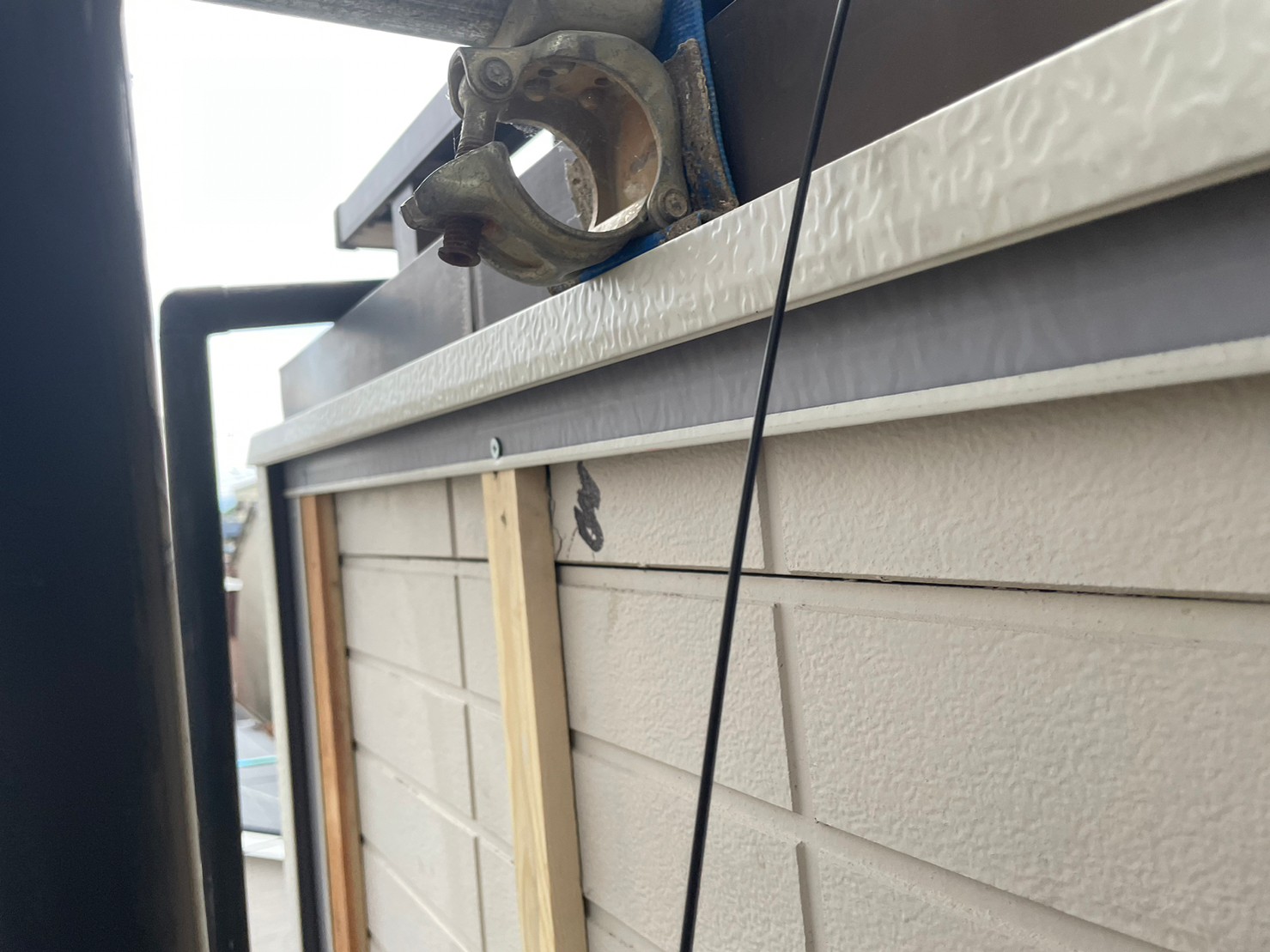 金属サイディングカバー工事 