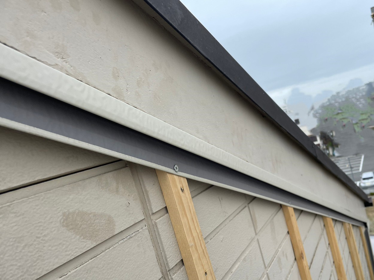 金属サイディングカバー工事 