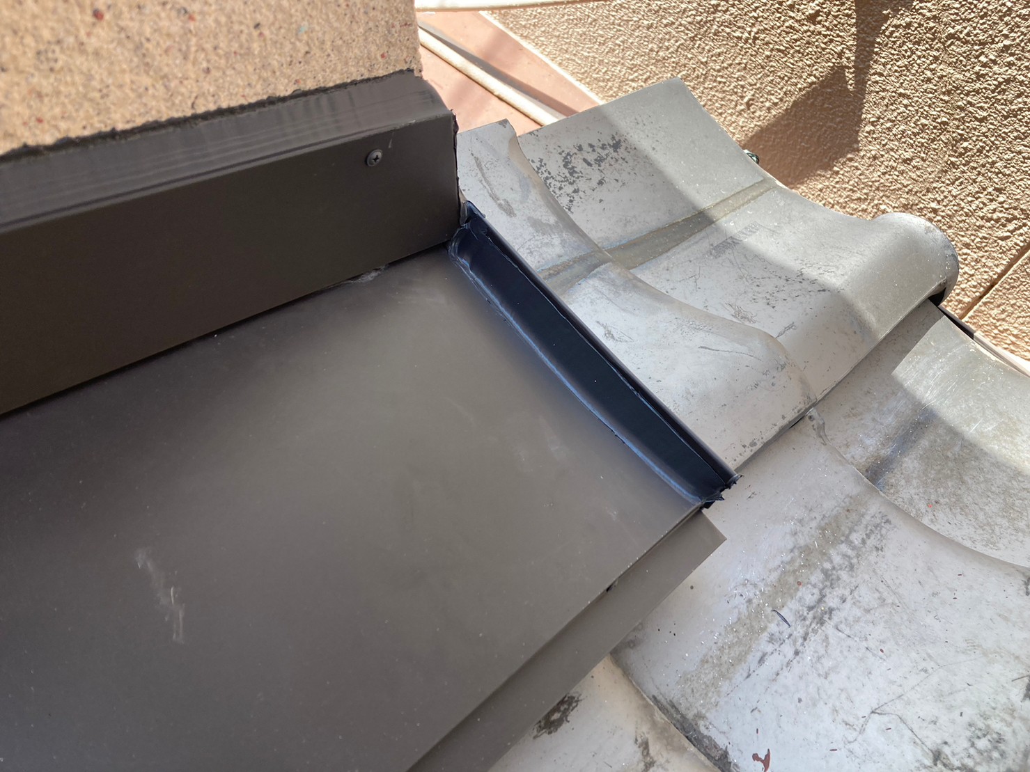 壁、笠木、水切り取り付け工事