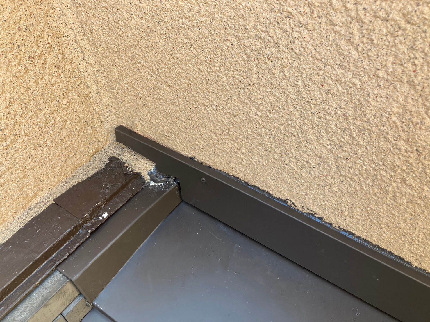 壁、笠木、水切り取り付け工事