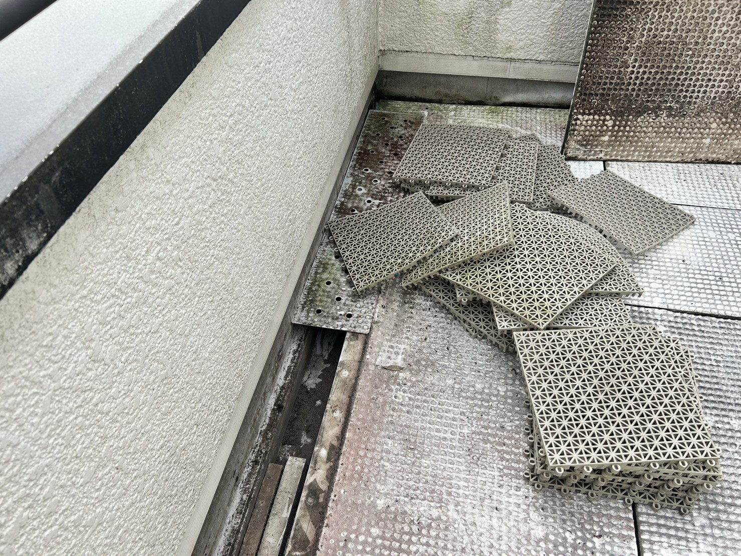 塩ビシート防水工事（機械固定工法） 