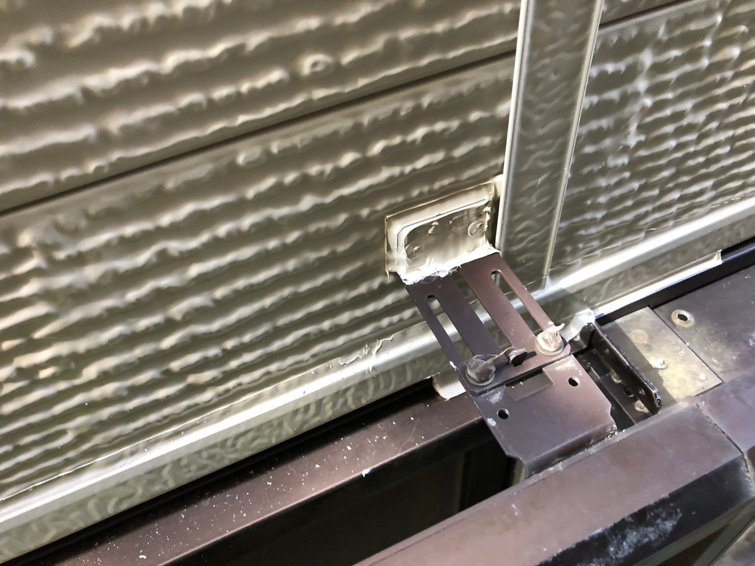 金属サイディングカバー工事 