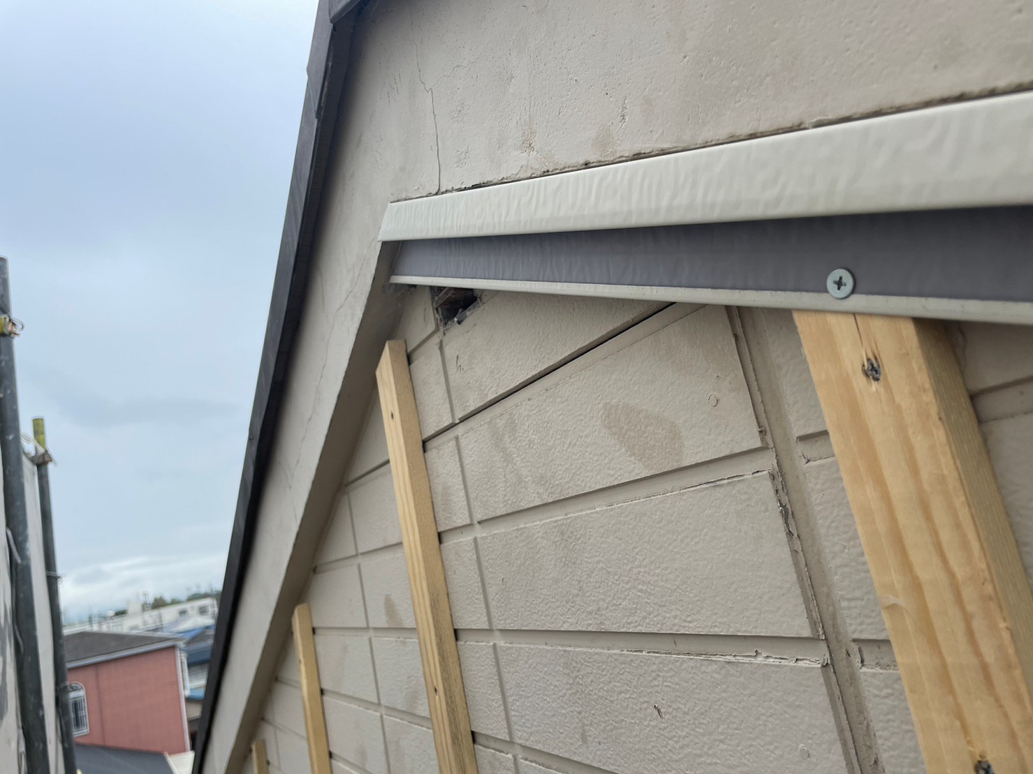 金属サイディングカバー工事 