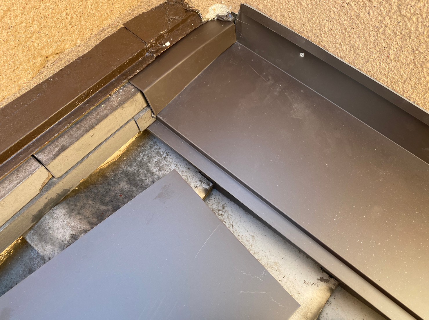 壁、笠木、水切り取り付け工事