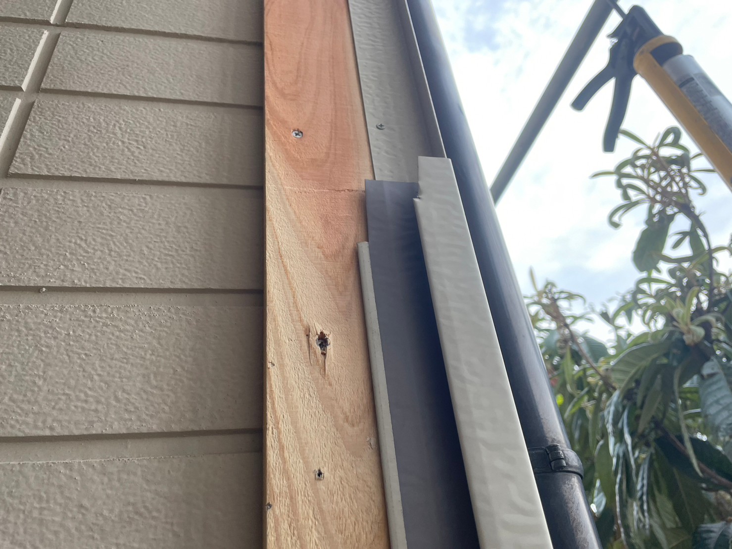 金属サイディングカバー工事 