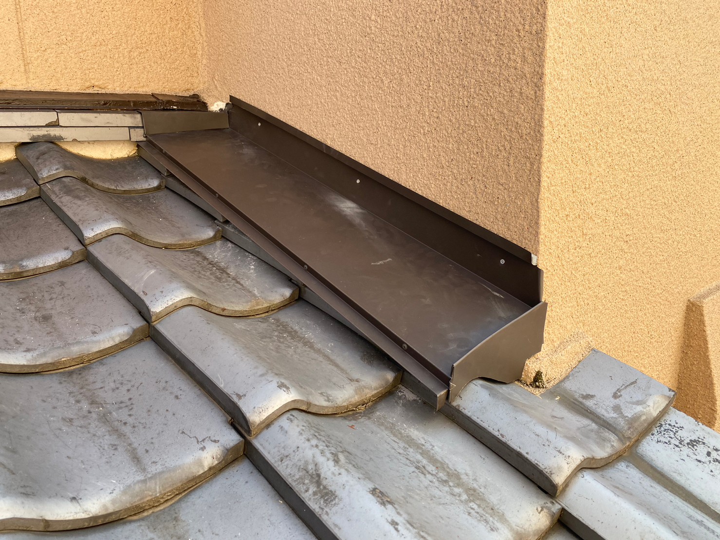 壁、笠木、水切り取り付け工事