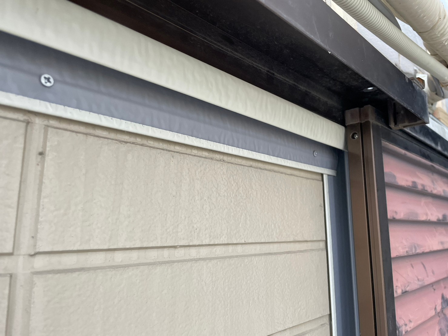 金属サイディングカバー工事 