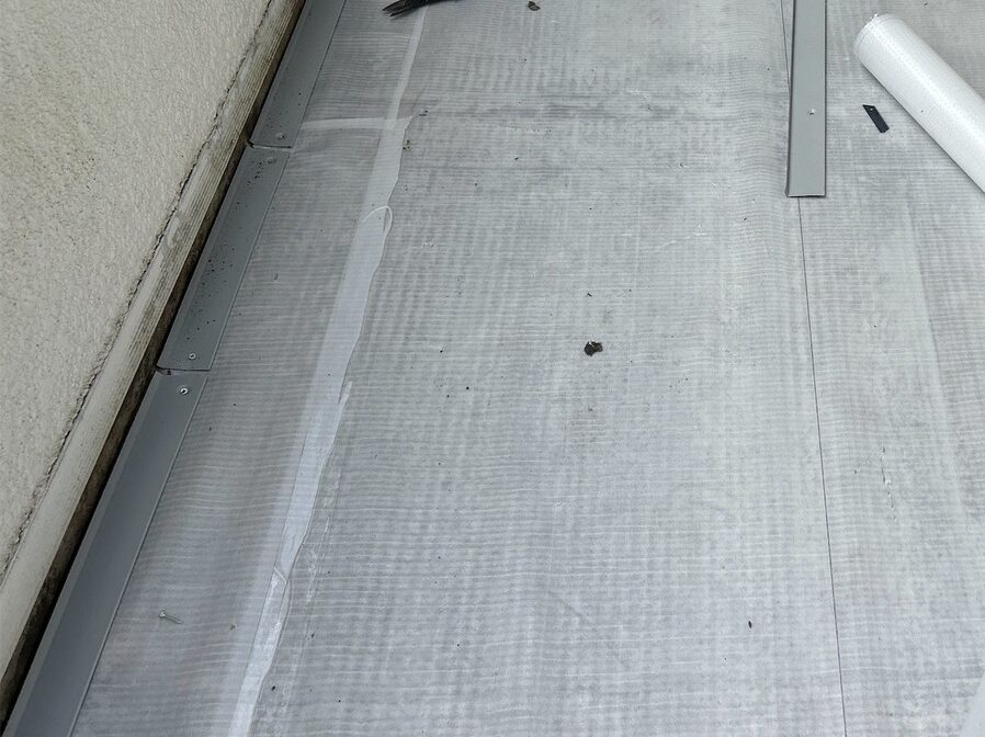 塩ビシート防水工事（機械固定工法） 