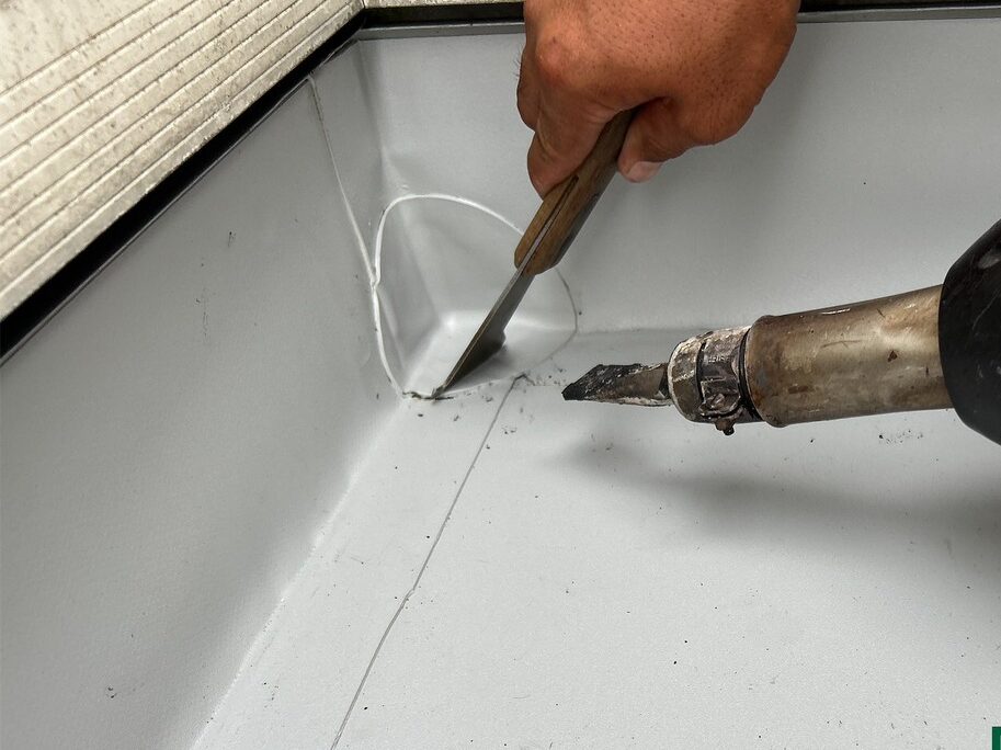 塩ビシート防水工事（機械固定工法） 