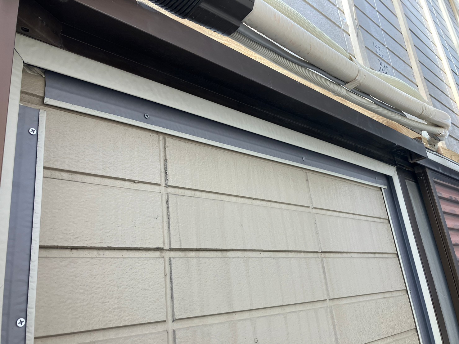 金属サイディングカバー工事 