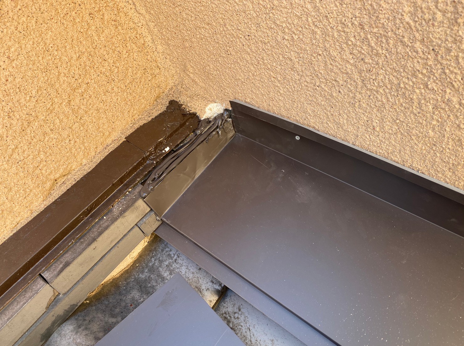 壁、笠木、水切り取り付け工事