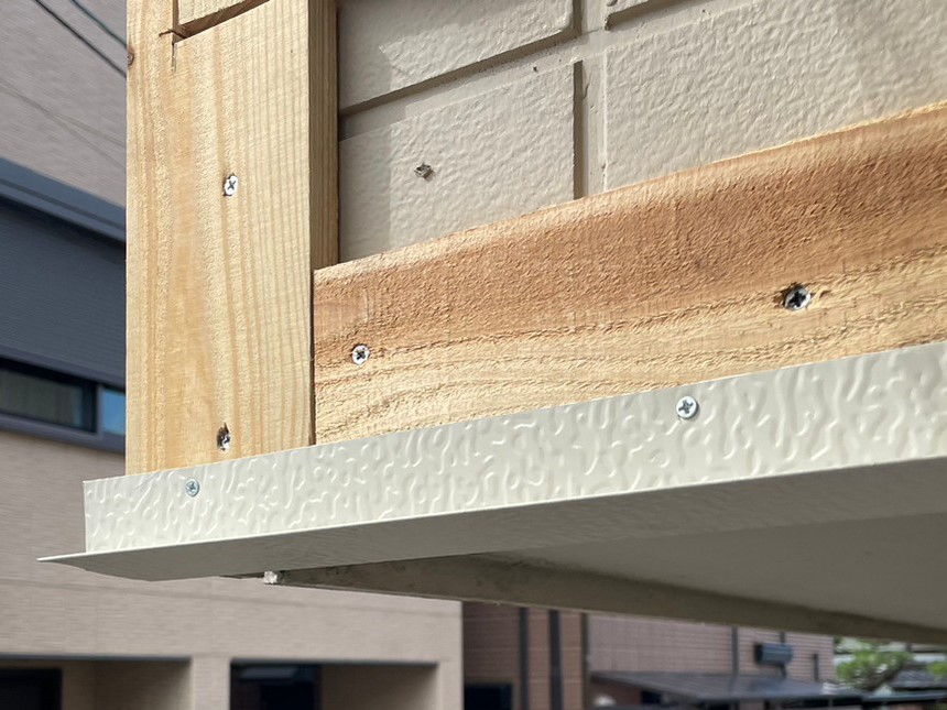 金属サイディングカバー工事 