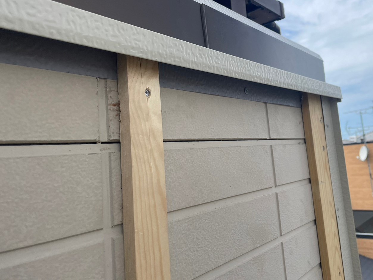 金属サイディングカバー工事 