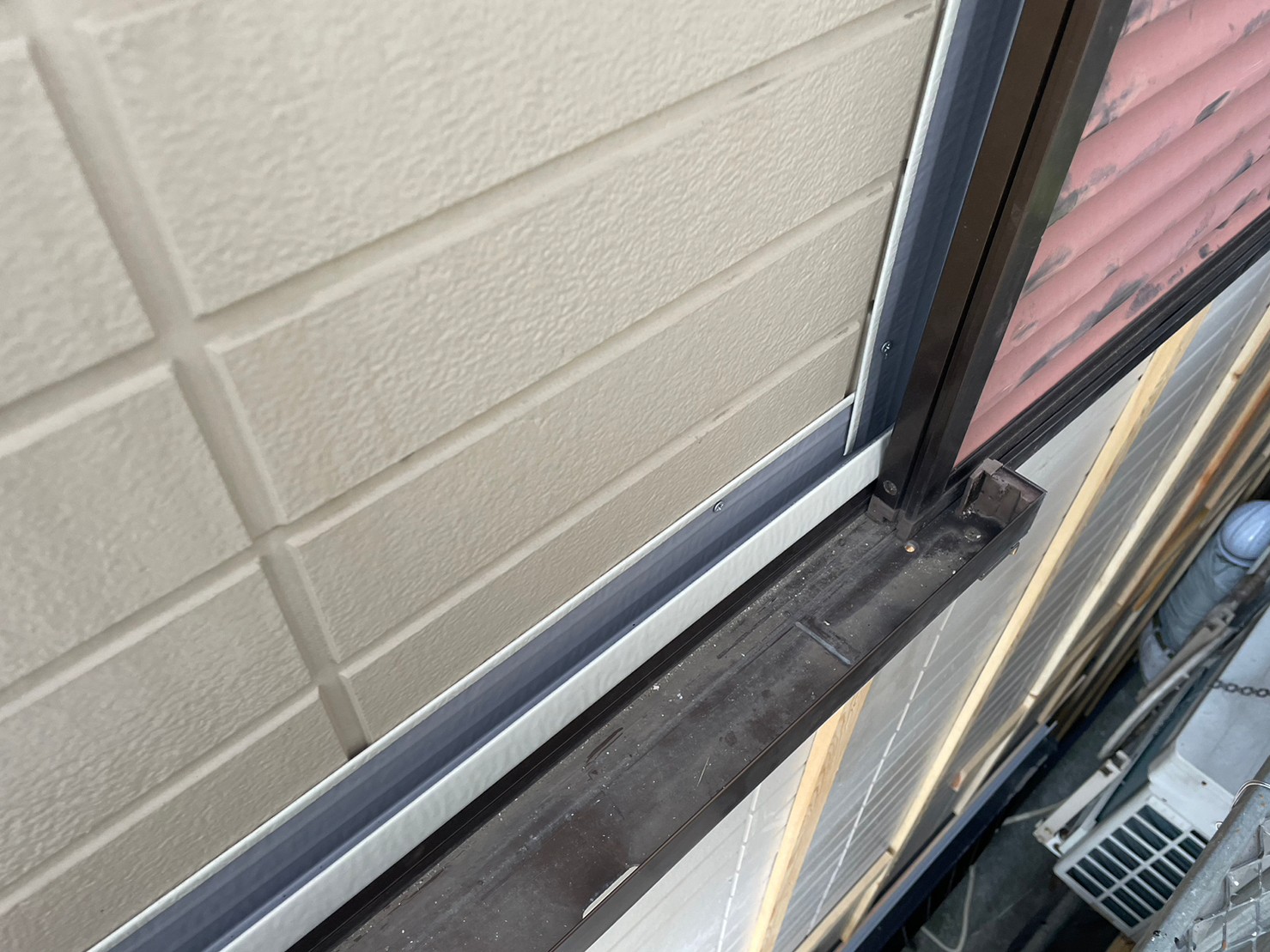 金属サイディングカバー工事 