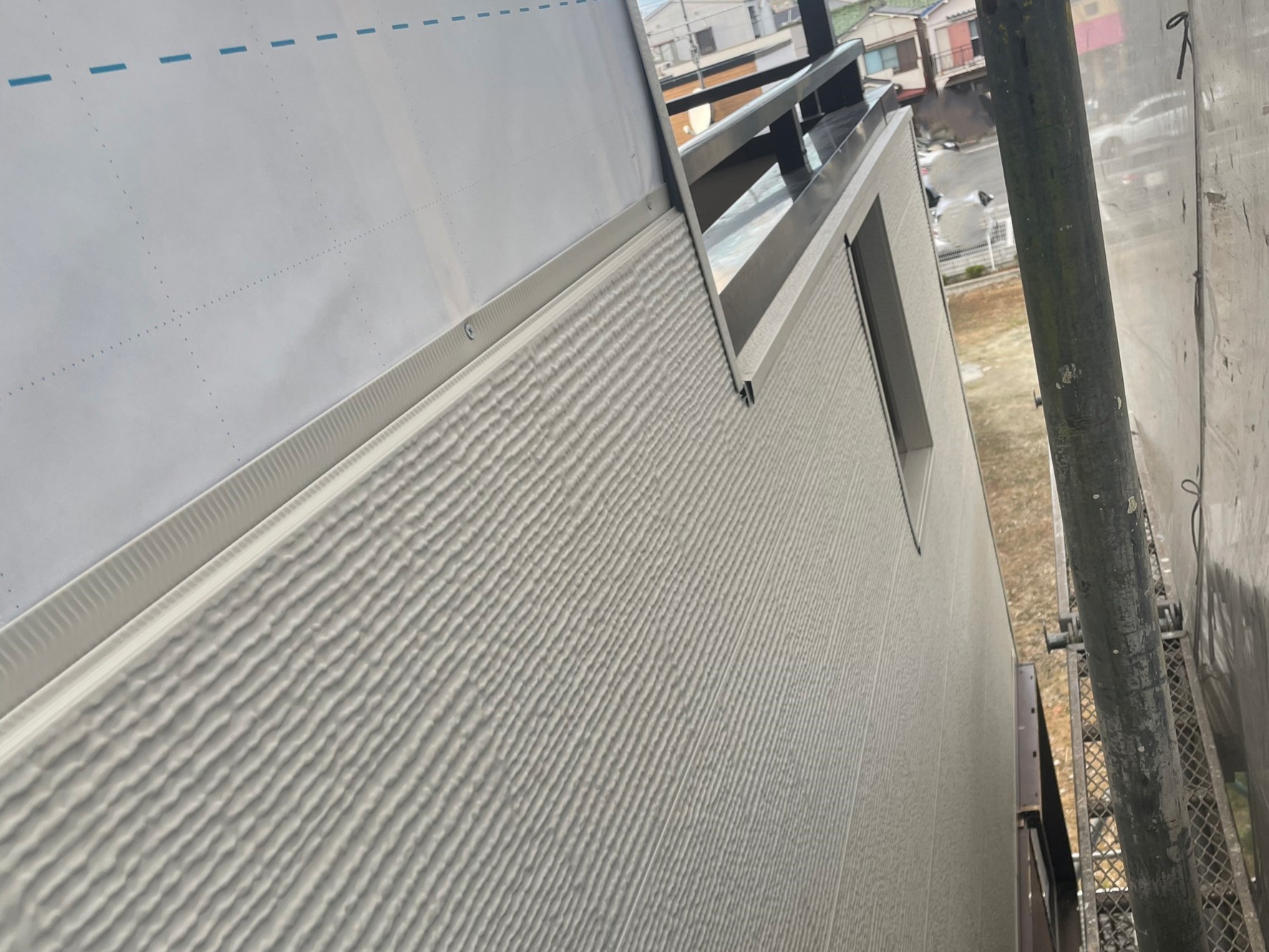 金属サイディングカバー工事 