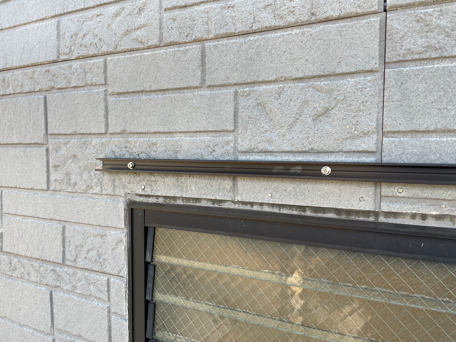 庇取り付け工事 