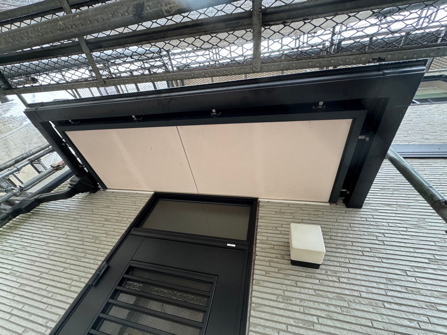 勝手口庇雨とい工事 