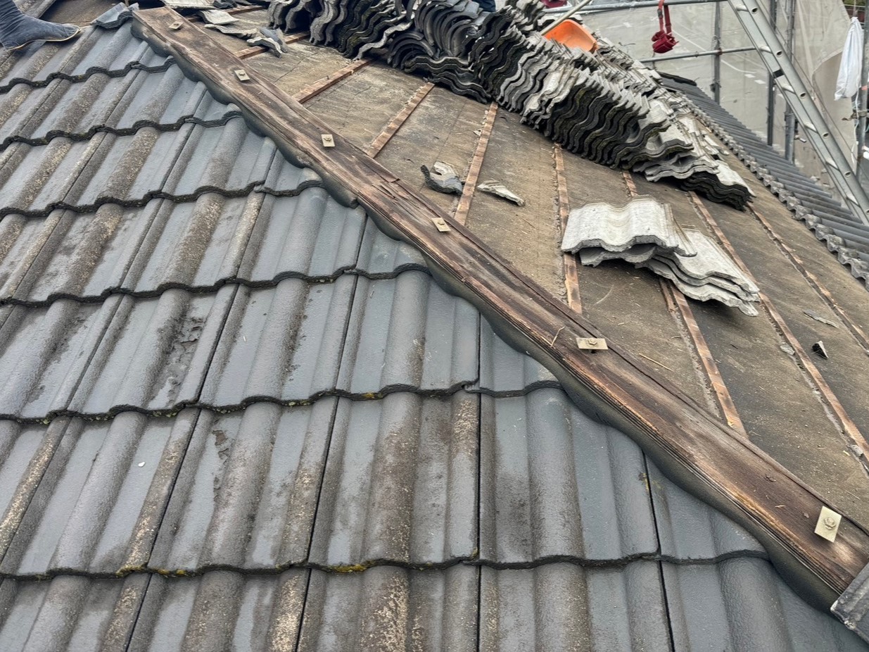 屋根葺き替え工事 