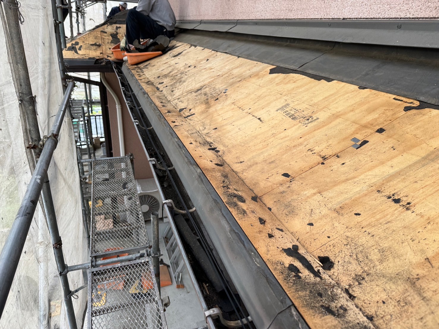 屋根葺き替え工事 