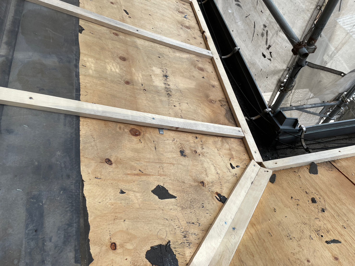 屋根葺き替え工事 