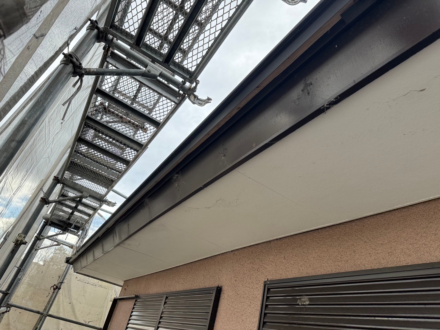 雨とい架け替え工事 