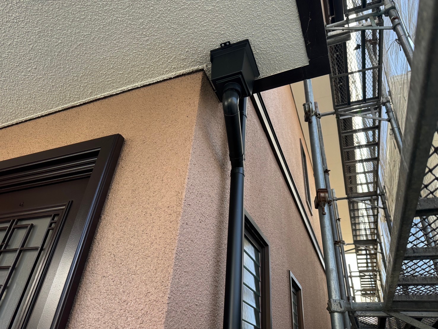 雨とい架け替え工事 