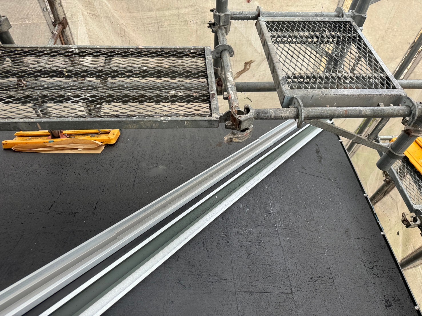 屋根葺き替え工事 