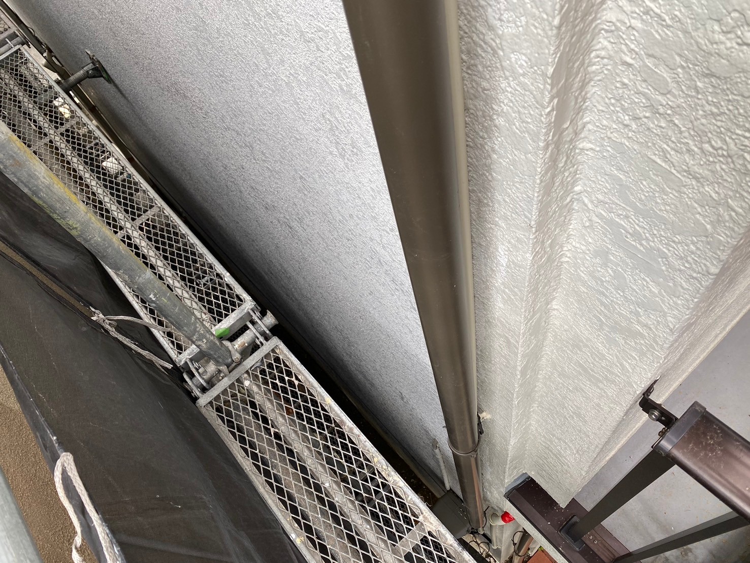 雨とい架け替え工事 