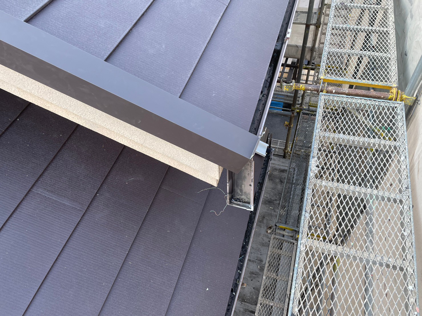 屋根カバー工事（大屋根） 