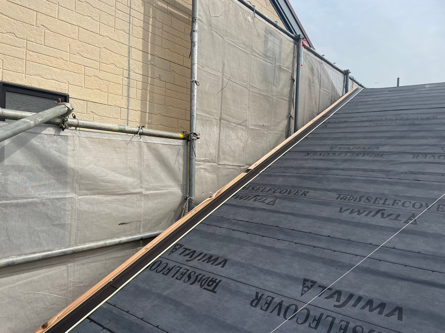 屋根カバー工事（大屋根） 