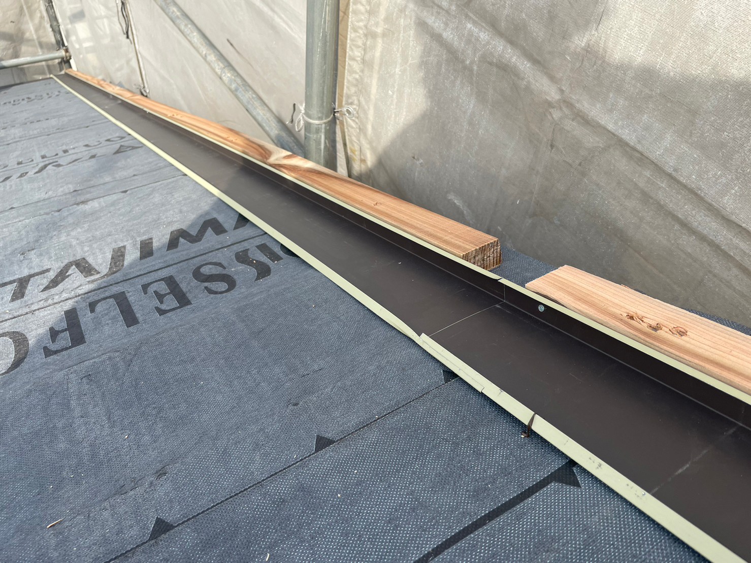 屋根カバー工事（大屋根） 