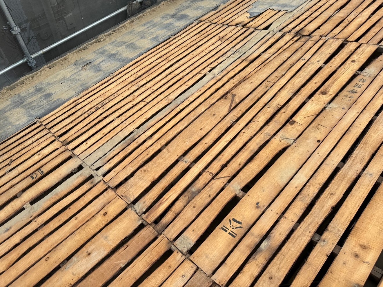 屋根葺き替え工事