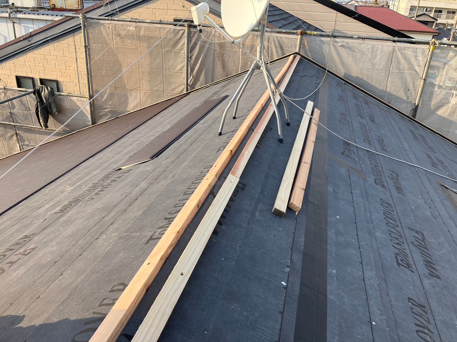 屋根カバー工事（大屋根） 