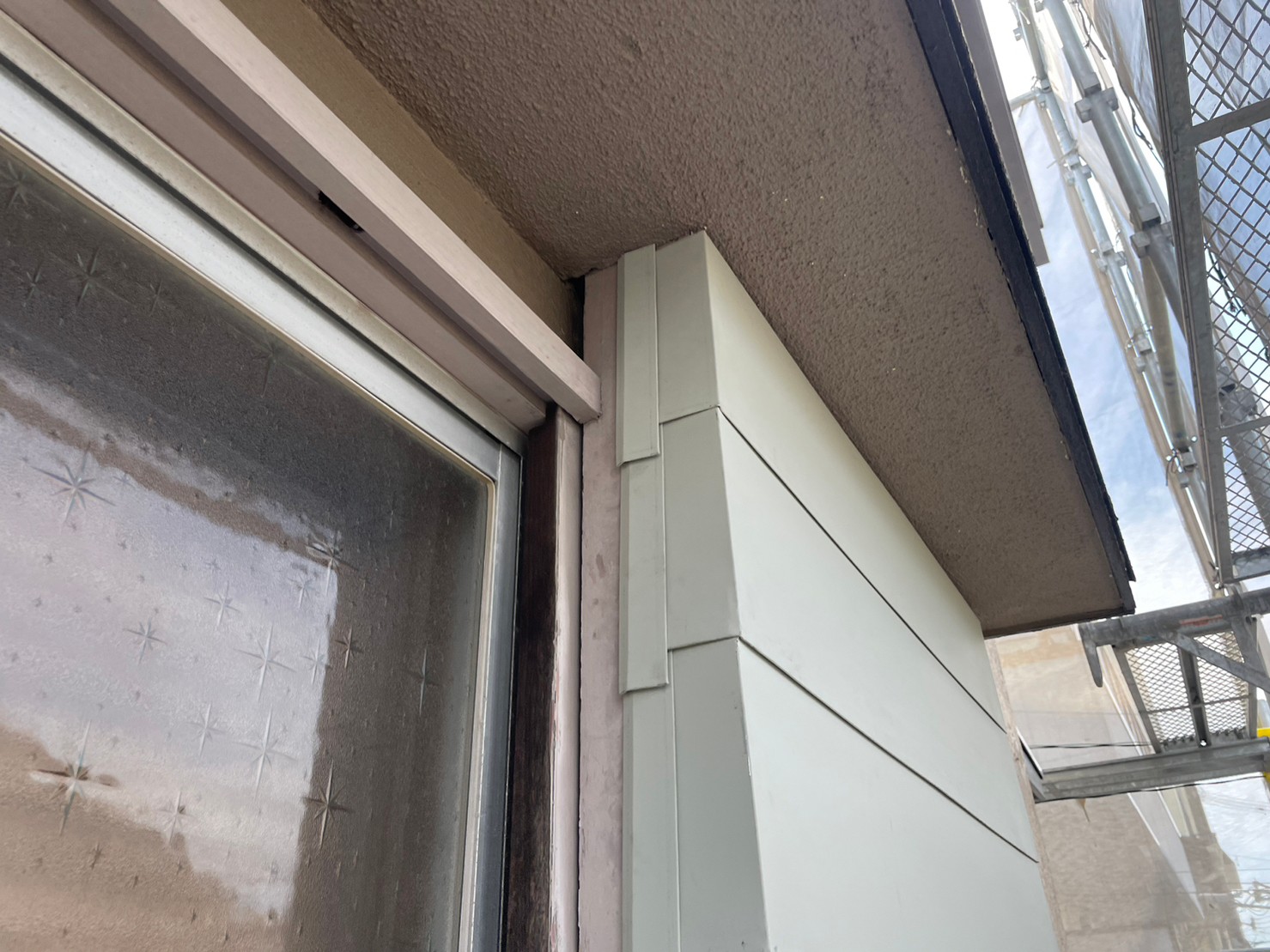 戸袋板金鎧張り 