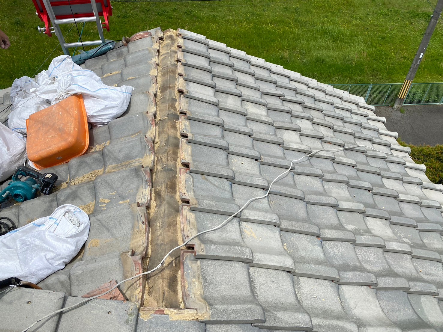 強化棟工事（大屋根）