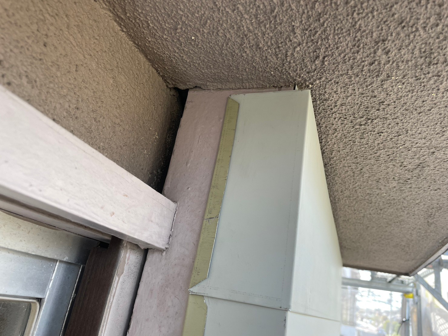 戸袋板金鎧張り 