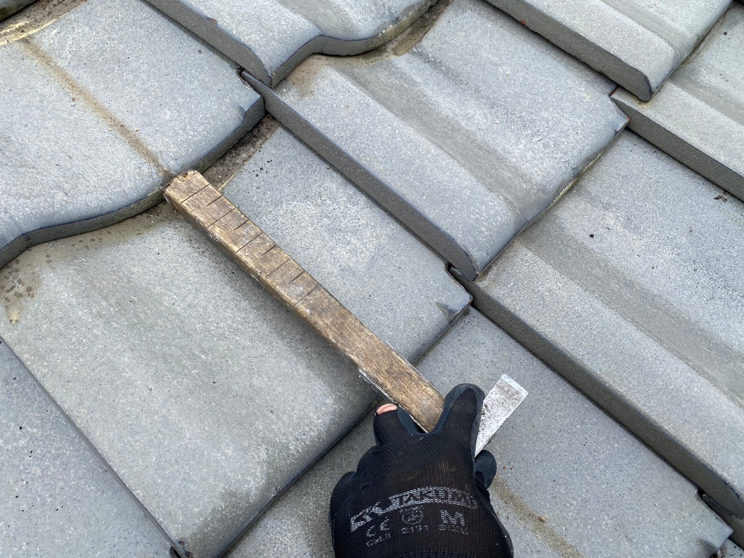 ズレ上げラバーロック（大屋根） 