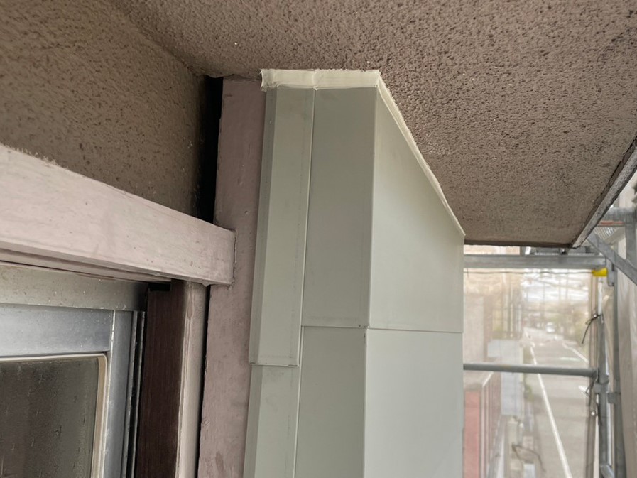 戸袋板金鎧張り 