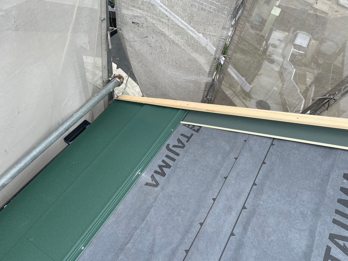 屋根カバー工事(大屋根)