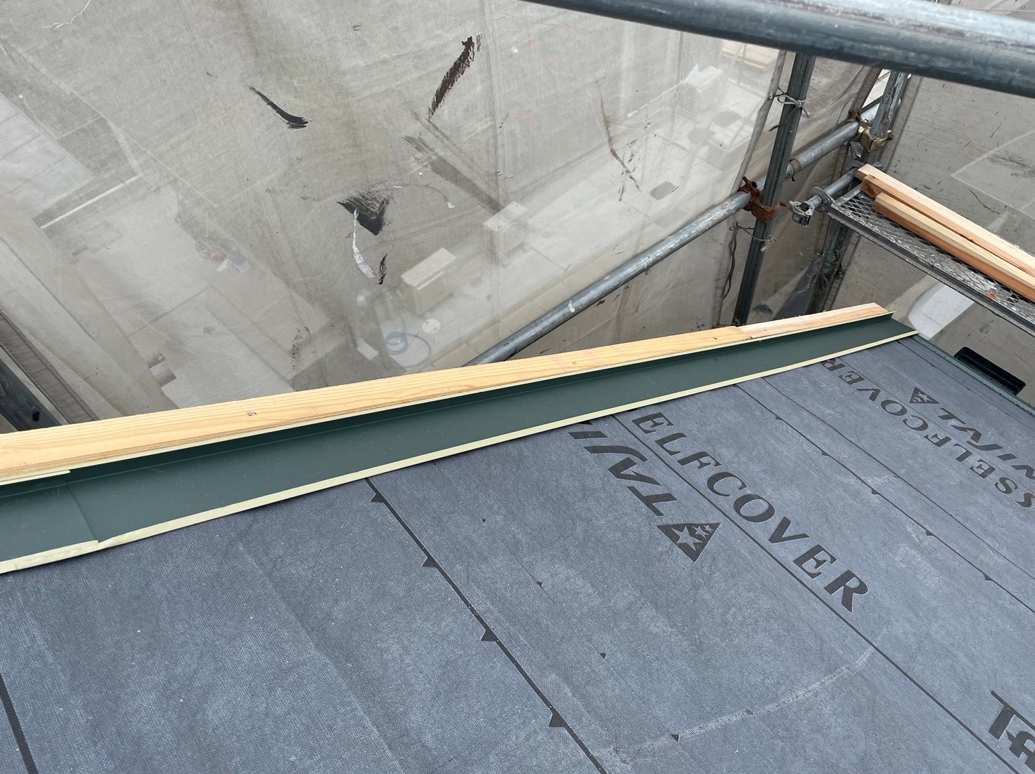 屋根カバー工事(大屋根)